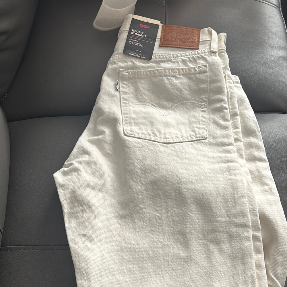 Levi's Woman’s Off-White Straight Jeans